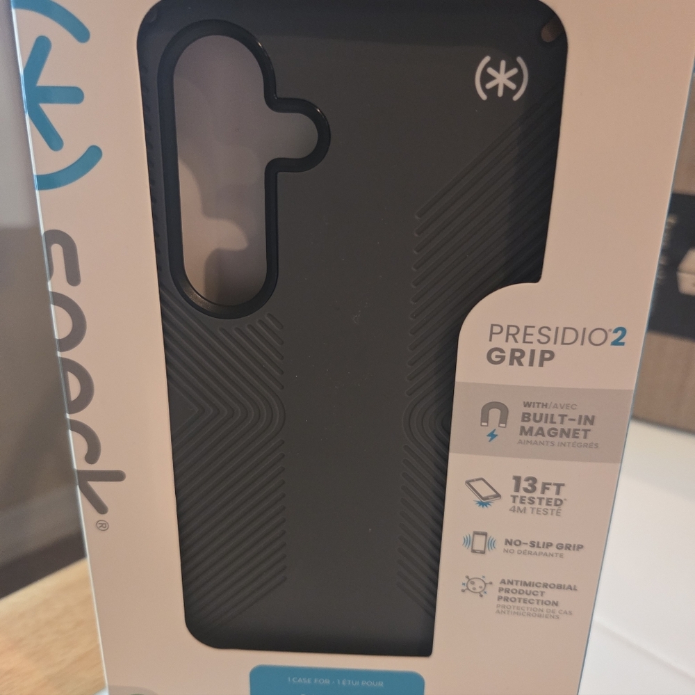 Speck Presidio2 Grip Case in Dark Gray